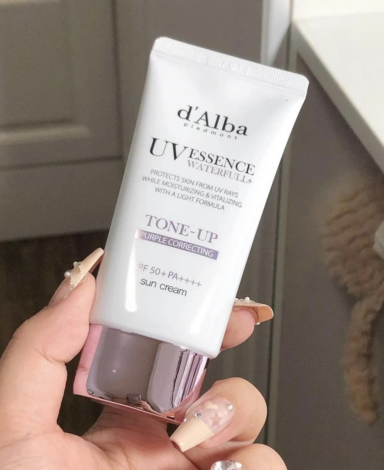 d'Alba Purple Waterfull Essence Sun Cream Tone-Up SPF50+/PA+++ - 50ml