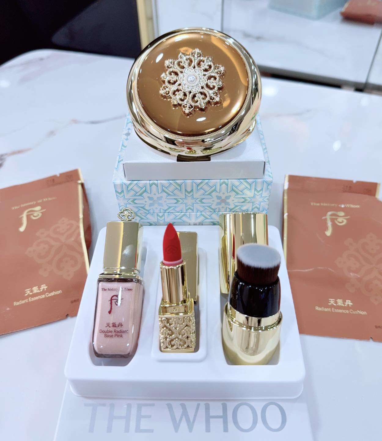 THE WHOO LUXURY ANTI-AGING CUSHION SET- 1 Cushion + 2 refill(equivalent to 3 uses) COLOR 21