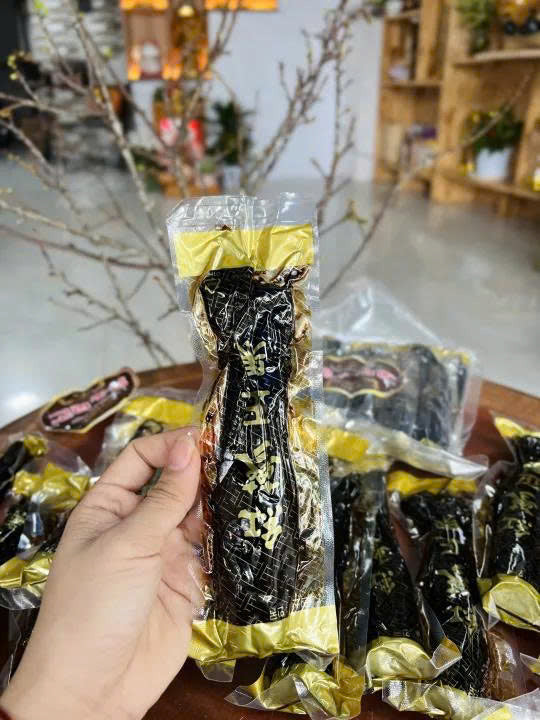 Korean Whole Ginseng Roots with Honey 6 Year-Old Fresh Ginseng - 500 g